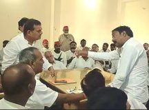 सिद्धार्थनगरः सपा कार्य समिति की बैठक में जिलाध्यक्ष पर महामंत्री ने क्यों उठाई अंगुली