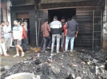 व्यापारी के घर में लगी आग जान सुरक्षित, माल की हानि, लाखों के नुकसान की आशंका