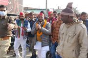 सपा में शामिल विधायक चौधरी अमर सिंह के काफिले में नहीं दिखे सपाई कैडर के नेता