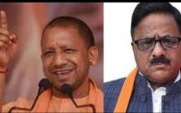 गोरखपुरः सीएम योगी के खिलाफ राधा मोहन अग्रवाल चुनाव में उतरेंगे या मैदान छोड़ेंगे
