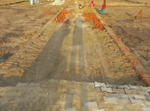 बर्डपुर के गायघाट में इंटरलॉकिंग निर्माण कार्य में खुलेआम मानकों की उड़ाई जा रही धज्जियां