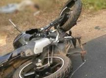 मौत आनी है आयेगी इक दिनः  बाइक से गिरी महिला तो कम्बाइन ने कुचल दिया