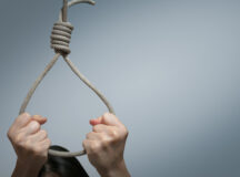 घरेलू झगडों से तंग विलास ने दी जान, निर्दोर्षां की गिरफ्तारी पर सवाल?