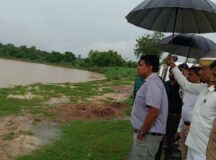 डराने लगीं नदियां, बूढ़ी राप्ती व घोंघी नदी ने लांघा खतरे का निशान 