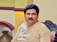 खाद को लेकर प्राइवेट दुकानों पर अंकुश नहीं, समितियों पर उमड़ रही भीड़- कुँवर विक्रम सिंह 