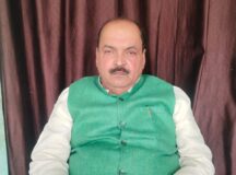 सीएचसी खेसरहा पर नही है एक्स रे प्लेट, अव्यवस्था देख बिफरे विधायक