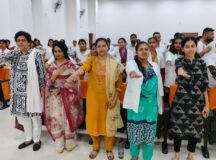 अंतरराष्ट्रीय नर्सेज दिवस पर नर्सिंग कर्मियों ने लिया मरीजों की सेवा का संकल्प