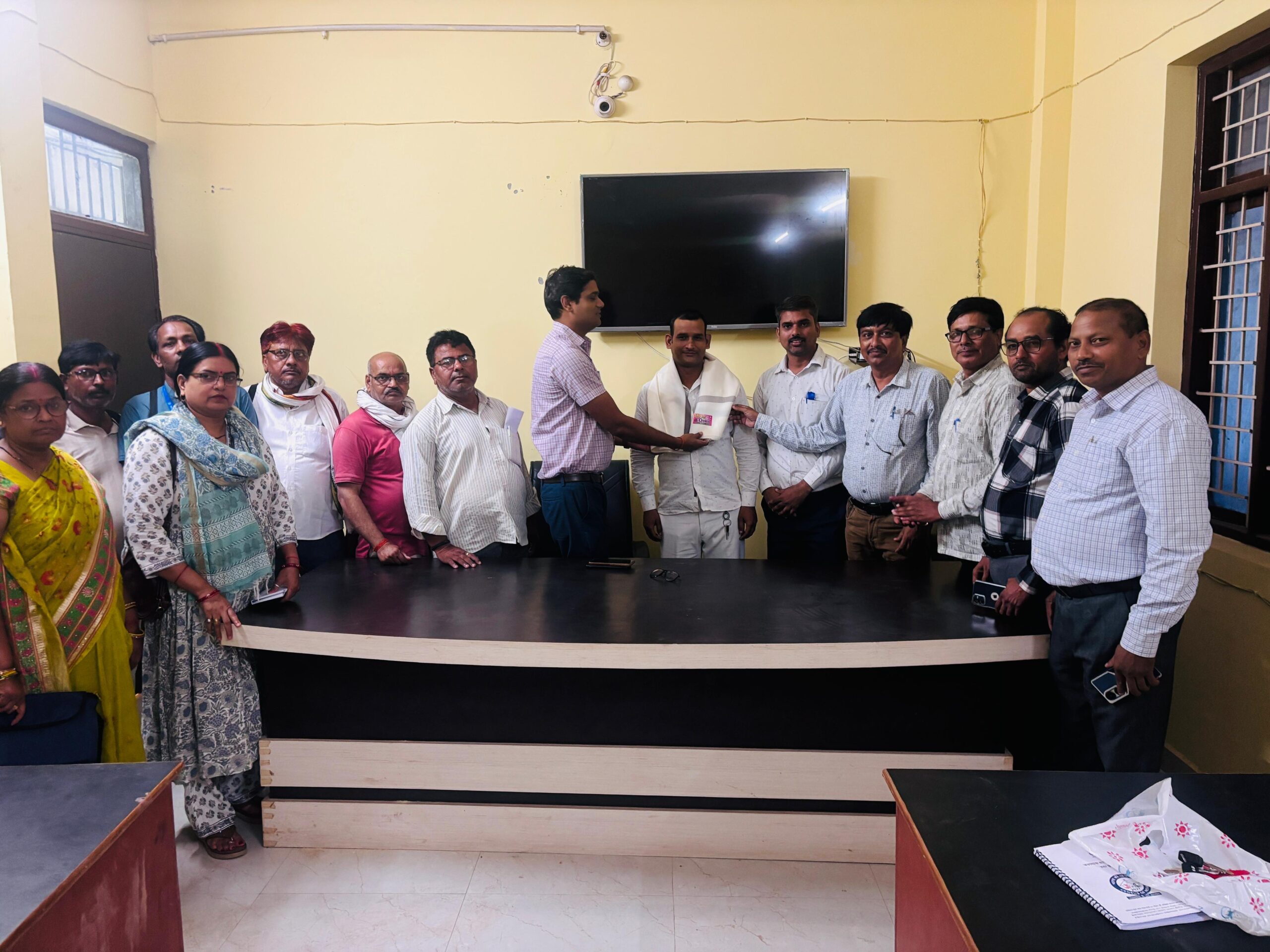 200 से अधिक परिवारों की डिजिटल फीडिंग पूरी करने पर प्रगणक सम्मानित