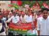 तपती दोपहरी में सपा के अमर सिंह ने बढ़ाया सियासी पारा, ज़बरदस्त प्रदर्शन कर सरकार को कोसा