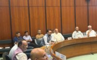 लोक लेखा समिति की बैठक में शामिल हुए सांसद जगदंबिका पाल