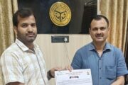 डायट बस्ती में सम्मानित हुए डीसी करुणापति त्रिपाठी