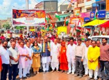 सिद्धार्थनगर में निकली मौन पदयात्रा, विधायक राही, सांसद व नपाध्यक्ष ने दी श्रद्धांजलि