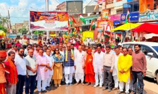 सिद्धार्थनगर में निकली मौन पदयात्रा, विधायक राही, सांसद व नपाध्यक्ष ने दी श्रद्धांजलि